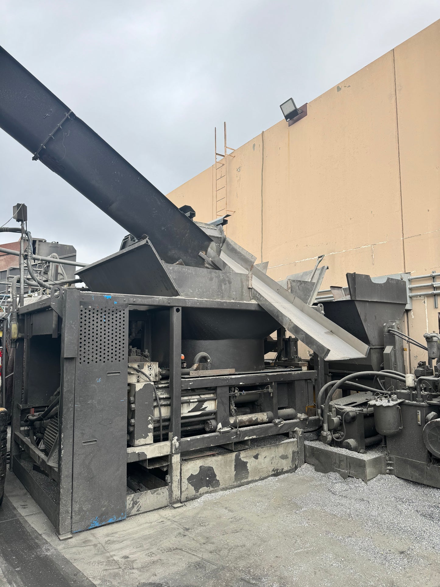 ARS RST 3000 Briquetter